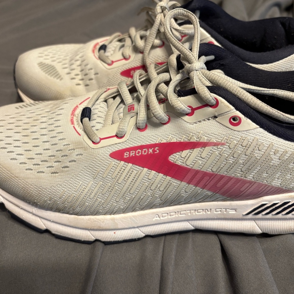 Brooks Cream and Pink Running Shoes